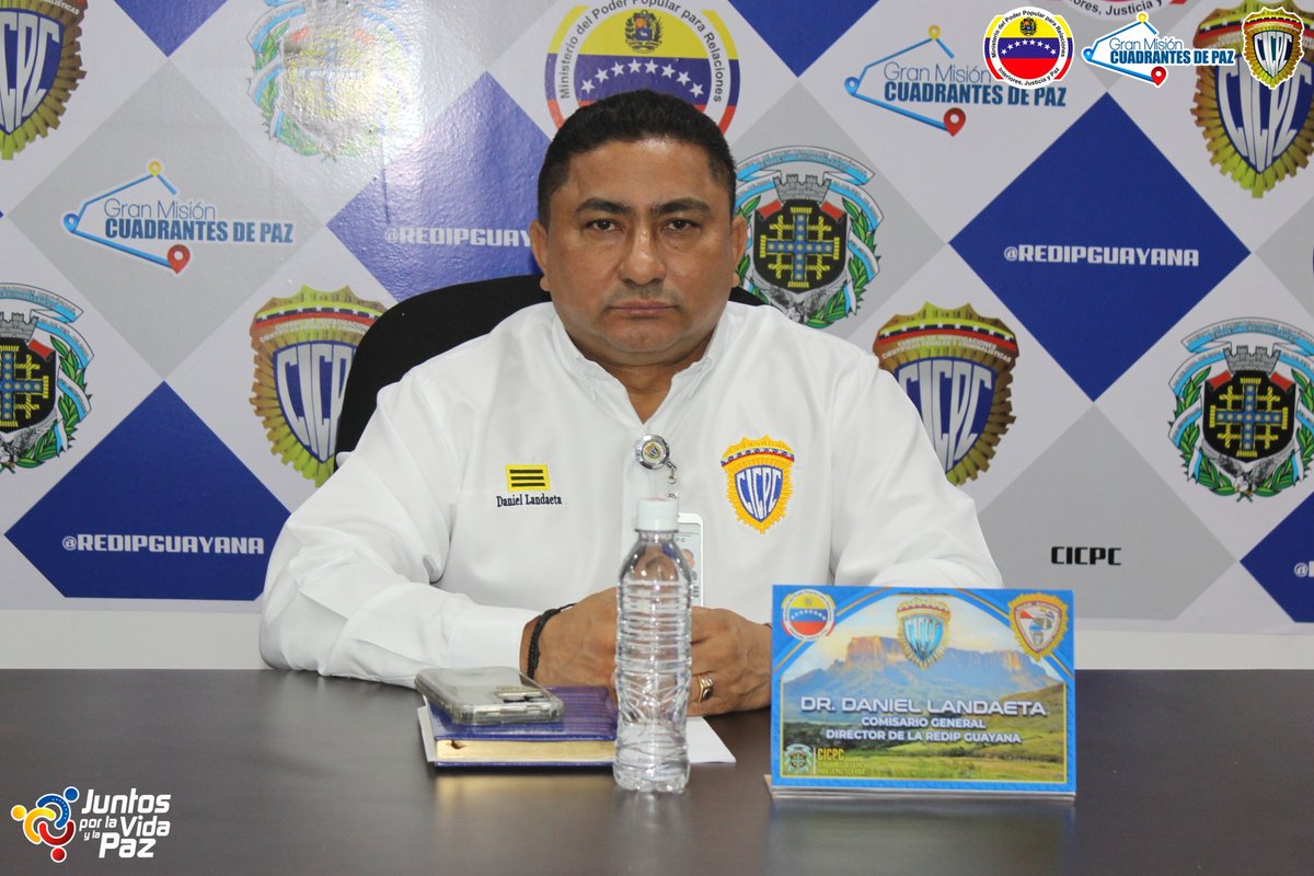 guayanacicpc's tweet photo. La actividad fue presidida por el C/G. Jesús Ramírez, Dir. de la Unidad de Inv. Penal, el C/G. Gerardo Contreras, Dir.  de Inv. de Delitos Contras las Personas, y el C/G. Daniel Landaeta, Dir. de la REDIP Guayana. #CICPC #PoliciaCientifica #RedipGuayana https://t.co/IksWEwpZMA