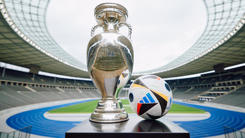 EspanaXtra's tweet photo. Estamos a un partido de la gloria eterna muchachos, por favor. 

Seríamos el país con mas Eurocopas. 

Después de 12 años, se nos tiene que dar. https://t.co/9asAgc2Eru