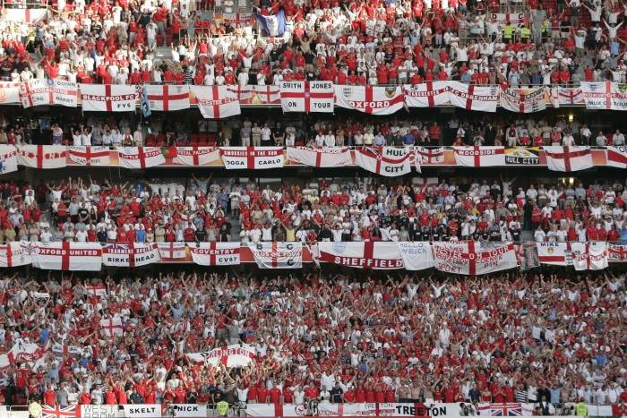 Los partidos de Inglaterra son como un salto desde un balcón de Magaluf. Hasta el último momento no sabes si siguen adelante o ahí se quedan.