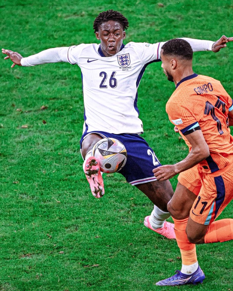 PurelyFootball's tweet photo. Kobbie Mainoo's stats vs. the Netherlands [🏴󠁧󠁢󠁥󠁮󠁧󠁿 RANK]:

100% tackles win rate [🥇]
100% duels won [🥇]
100% long passes completed [🥇]
36 passes completed
2 interceptions [🥇]
2/2 tackles won [🥇]
1 key pass [🥇]
1 shots

19 years old in a Euros Final. 👑🏴󠁧󠁢󠁥󠁮󠁧󠁿 https://t.co/VNC9ZPG2Yo