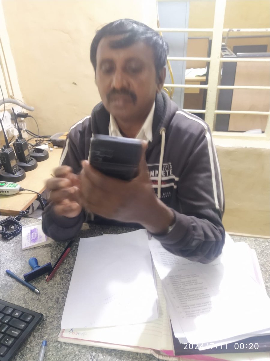 rajiv9677288495's tweet photo. @halairporttrfps @Jointcptraffic @blrcitytraffic   Sorry state of affairs with HAL Traffic Police station, Bengaluru.
At Marathli Bridge, a concrete mixer (KA51B6035) had crushed my car. At 10.30 PM on July 10, I brought the irresponsible driver to the HAL traffic police station. However, policeman Ram (shown below) did not acknowledge my complaint. He was pressuring me to settle with the owner of the concrete mixer. I declined the offer and requested that my complaint be acknowledged. He claimed that the office computer is not working, but I could see that it had been opened and he was working on the file. He kept in regular contact with the owner of the concrete mixer and showed little concern for my family, including the five-year-old who was in the car when the tragedy occurred. 
When he was really disrespectful to my family and wouldn't reveal his senior numbers, I taped his version.