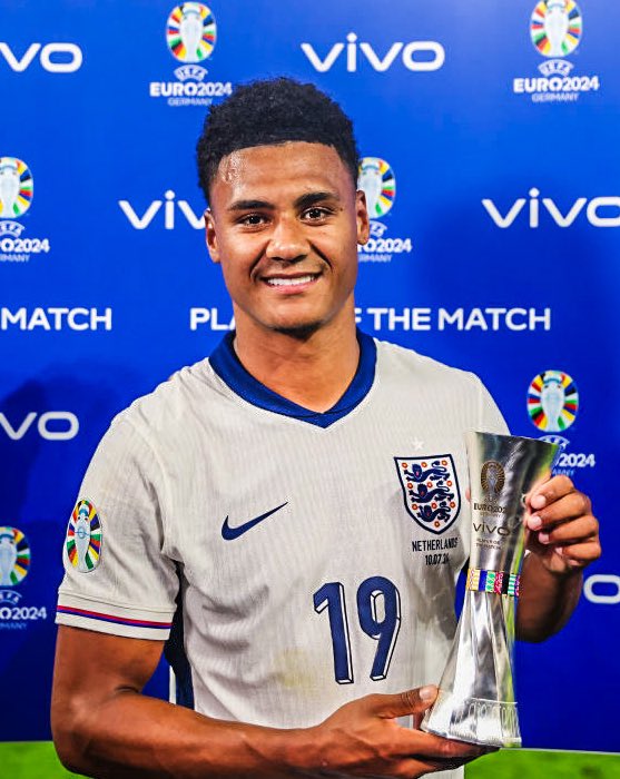 Footballtweet's tweet image. 🏴󠁧󠁢󠁥󠁮󠁧󠁿 Four touches. One goal.

Ollie Watkins is the Man of the Match! 🎖️