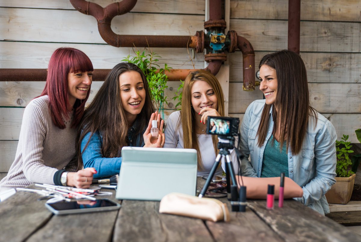 SodaPopMedia's tweet photo. A guide to reaching each generation with influencers
https://t.co/cm0wQcqUnq #InfluencerMarketing https://t.co/xL5jcTjG0Y