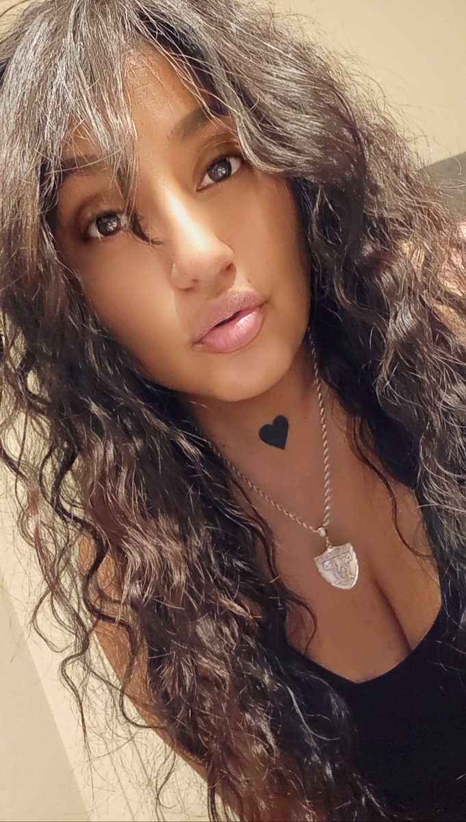 Nica🖤🎧🎼 tweet media