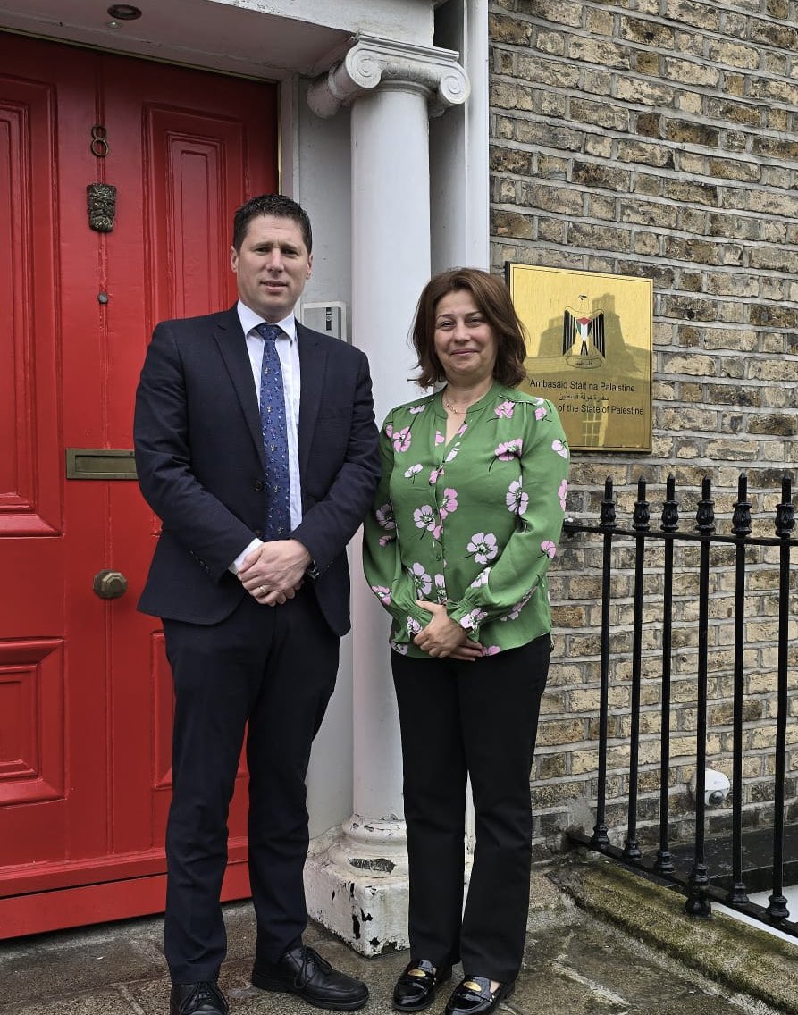 mattcarthy's tweet photo. The Palestinian Mission to Ireland is now officially an embassy, following formal recognition of Palestine.
I was proud to get the first official briefing from Ambassador Dr Jilan Wahba Abdalmajid.
We must keep our eyes on Gaza - children are still being slaughtered by Israel. https://t.co/0apvd5FCDN