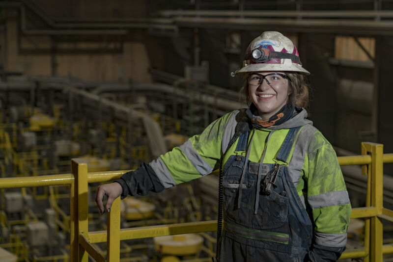 Recruitment_Ron's tweet photo. Exciting news from Nevada Gold Mines! We're expanding our Greenfield Talent Program (GTP), offering new grads an 18-month journey from academia to a professional career. Gain hands-on experience, safety training, and diverse industry exposure. Apply now! https://t.co/VJrEuQgdUF https://t.co/vYo8BEqOPM