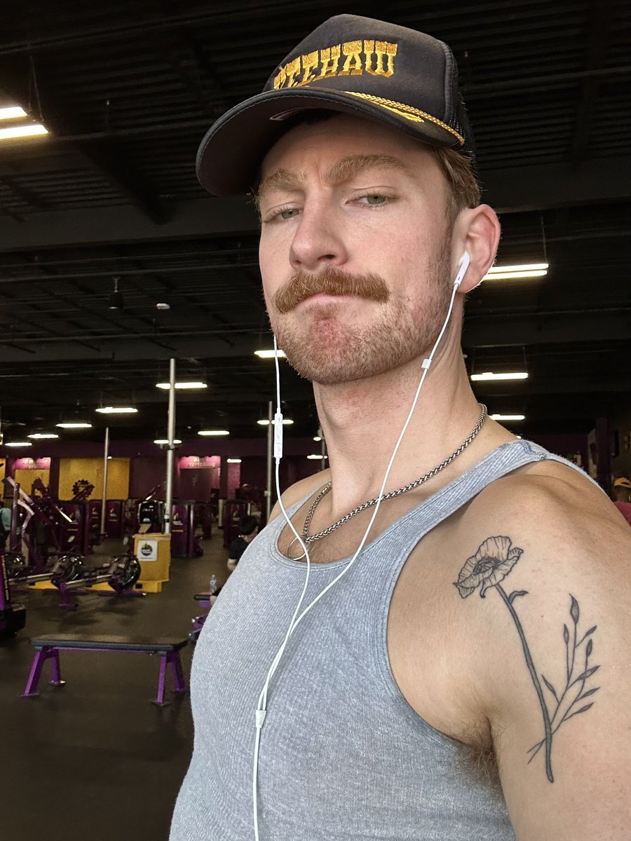 rylambert's tweet image. btw it’s chest day