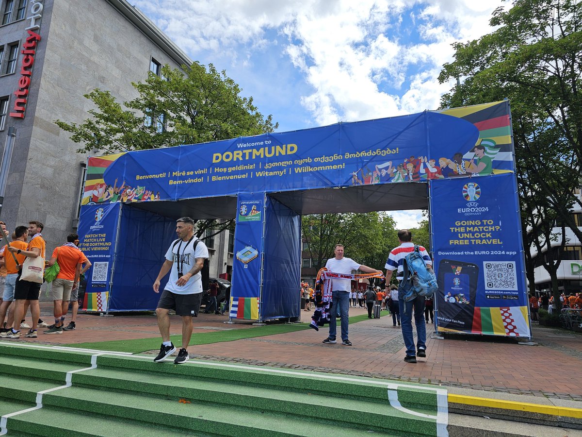 drogowski's tweet photo. #holeng 🏴⚽️
#gstk #followenglandaway #england #englandawaydays #EURO2024 https://t.co/tzV5Qm7TlN