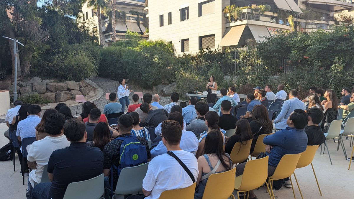 esadeEEI's tweet photo. We are at the last @Esade eWorks #FoundersMeetup before summer! https://t.co/dYdY3IZRc4