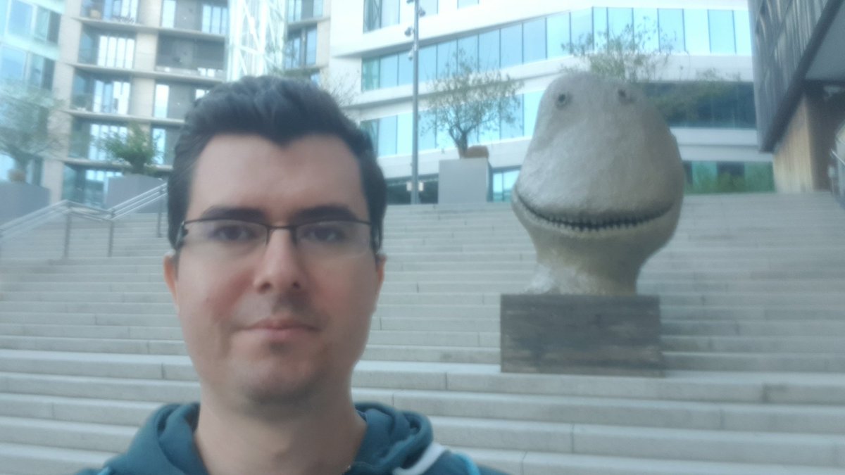 rauluka7's tweet photo. I found that guy again, he is still... #smile https://t.co/H51XX1P48l