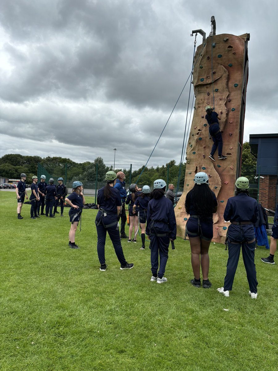 TheDerbyHighPE's tweet photo. Today we rewarded the students who have shown commitment to The Derby Diploma Sports enrichment offer with an afternoon of climbing, ultimate frisbee, touch rugby and football. Thank you @StuartIgoe1 and Alternative Adventure #inspiredtomakeadifference https://t.co/tcUsg4tVNB