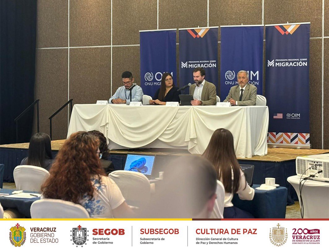 DGCPDH_Veracruz's tweet photo. Ayer, la Mtra. Saira Gabriela Vásquez Aragón asistió al Foro Nacional sobre Cambio Climático, Emergencias y Movilidad Laboral, organizado por la @OIM_Mexico.

Con estas acciones fortalecemos las instituciones del Estado para #NoDejarANadieAtrás. https://t.co/24AVHfQxVG