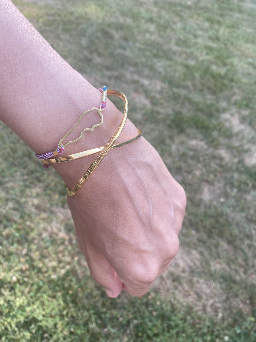 DCharabaty's tweet photo. To the 💎#Friendtor who sent me this empowering #Mantra bracelet, thank you 😍 !
Sharing this💎 for any woman who needs to hear this today:
“She believed she could, so #SheDid”
🧘🏽♀️Let it resonate deep inside you & 📣 loud clear & far✨!
#ScrubsNHeels
#WomenInGI #WomenInMedicine https://t.co/CT0B150pdo