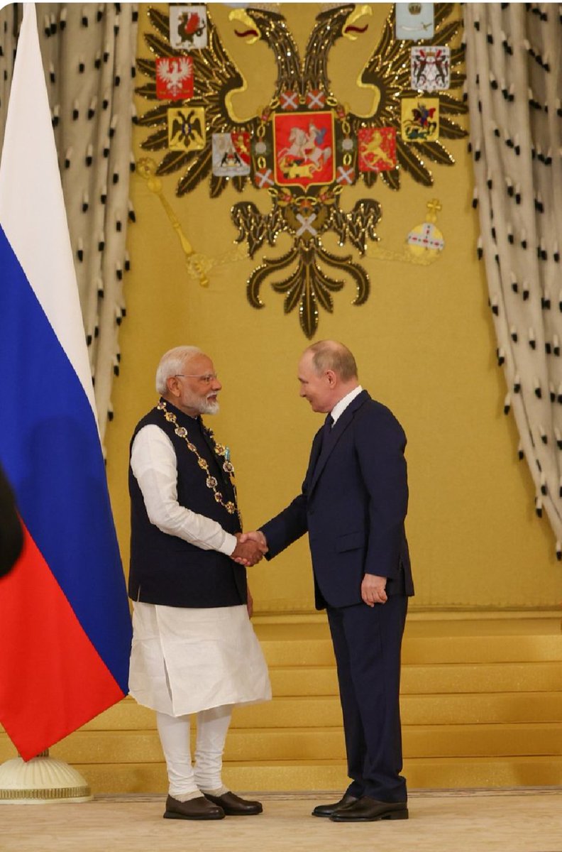 anitadevi1020's tweet photo. We,as Indians,are proud, honored toreceive the #OrderofStAndrew theApostle Award.Ithank the #RussianPresident,Hon'ble #VladimirPutin ji, for bestowing this prestigious award upon our efficient @PMOIndia,Hon'ble @narendramodi ji Thisaward recognizes hisoutstanding contributions https://t.co/9mJgt7TuHg