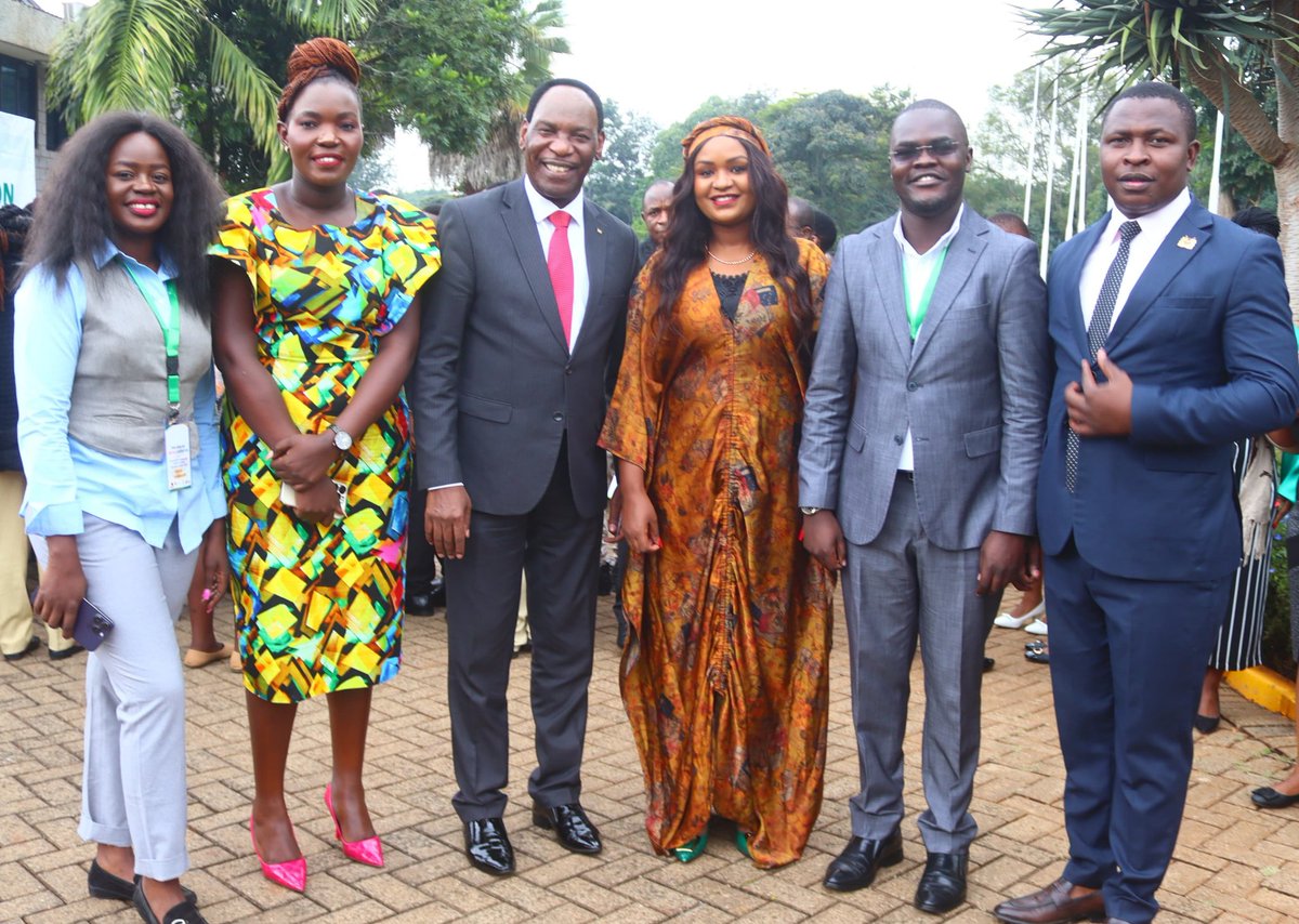 EzekielMutua's tweet photo. These Gen Zs led by my mentee Advice Mu Dali chose not to play victim, but rather to fight for a place at the table. They are involved in leadership in politics and business and are driving positive change through policy formulation and implementation. They are busy finding solutions to the challenges that affect Kenya and Africa. The African Youth Convention at the Kenya School of Government is a classic example of what youths can achieve through strategy and focused leadership. I congratulate them for organising a hugely successful convention.