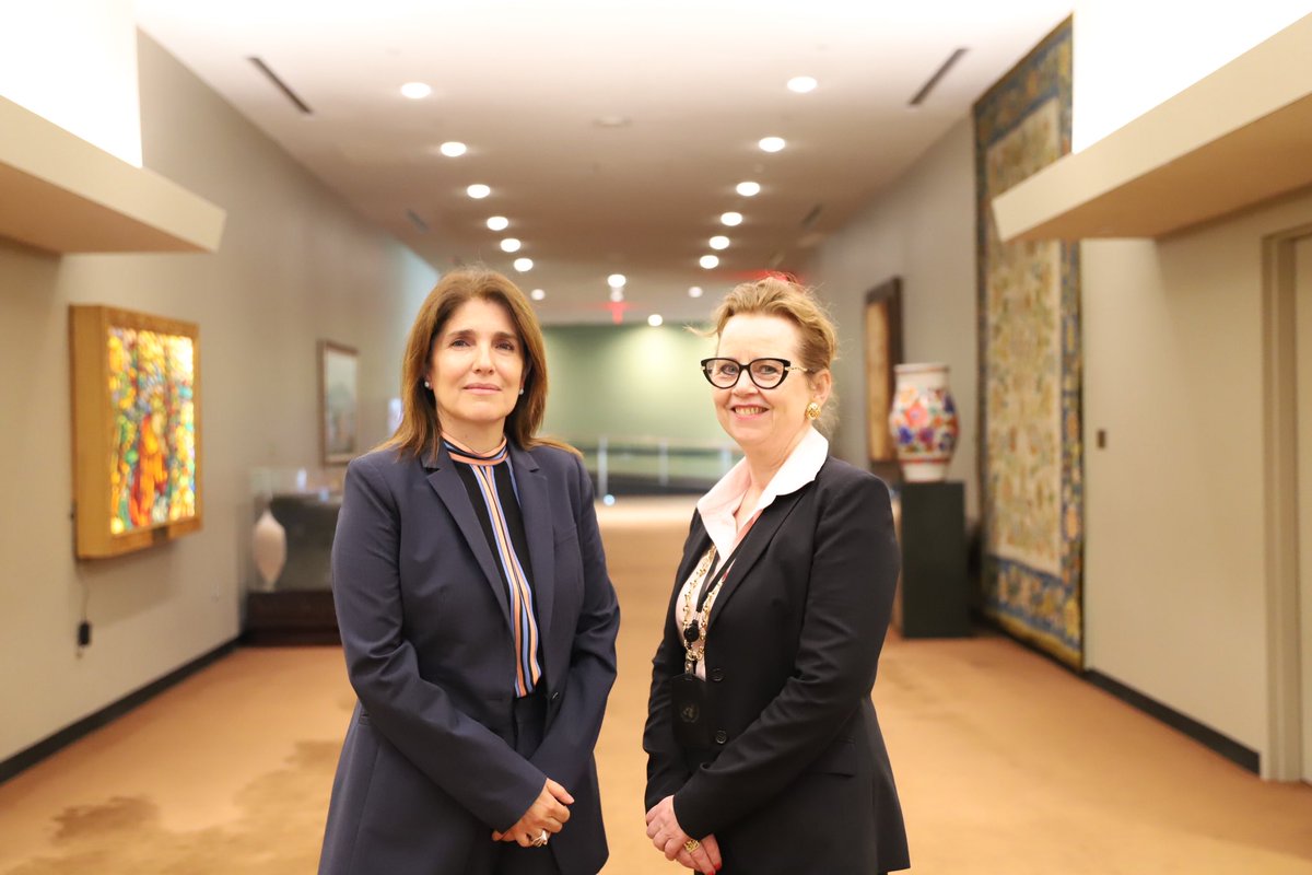 ChileONU's tweet photo. La embajadora @paulanarvaezo se reunió con la Directora de la Agencia de Naciones Unidas para los Refugiados de Palestina en Oriente Próximo (UNRWA), Greta Gunnarsdottir, para conocer los detalles del trabajo de la agencia en Gaza. https://t.co/9aQk7JvONB