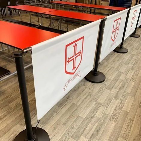 SeatableUK's tweet image. Queue barriers are crucial for maintaining a smooth flow in the dining area. Customise these barriers with your logo and preferred colours to match your chosen theme.
Tel: 01484 861982 /  buff.ly/3163I1X
#queuebarriers #barriersystem #schools #restaurant #logo