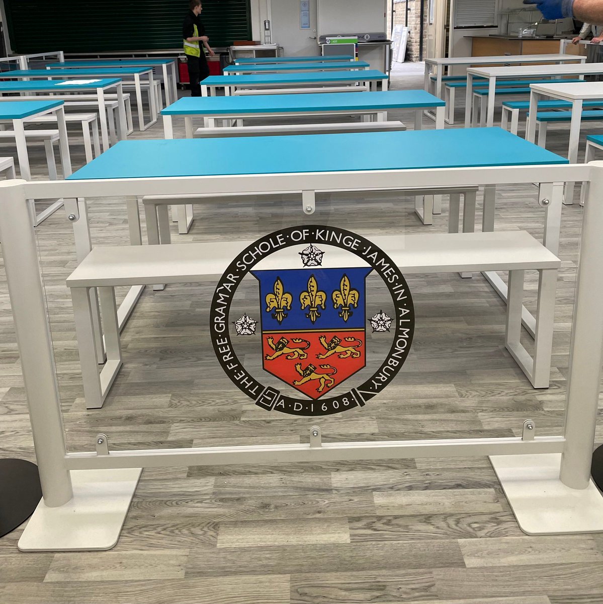 SeatableUK's tweet image. Queue barriers are crucial for maintaining a smooth flow in the dining area. Customise these barriers with your logo and preferred colours to match your chosen theme.
Tel: 01484 861982 /  buff.ly/3163I1X
#queuebarriers #barriersystem #schools #restaurant #logo