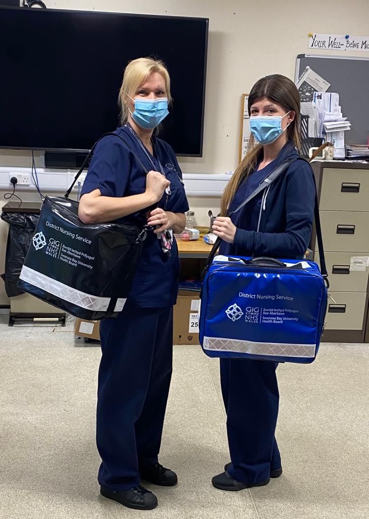 CommunityKitBag's tweet image. We absolutely love to see photos of you and your team with your Community Kit Bags! 🤩 If you have any photos, please send them over! #GetYourBootBack