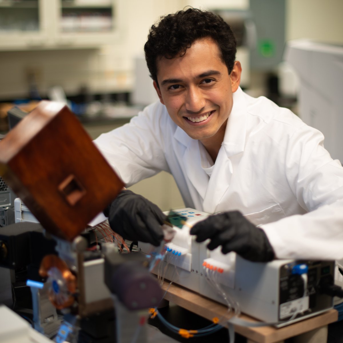 "The detection of clinically relevant EVs using biosensors is imperative to develop diagnostic technologies that can help screen for early-stage cancer."

Read about <a href="/Cornell_CBE/">Cornell CBE</a> doctoral candidate Jesus Lopez Baltazar: gradschool.cornell.edu/spotlights/stu… <a href="/CornellEng/">Cornell Engineering</a>