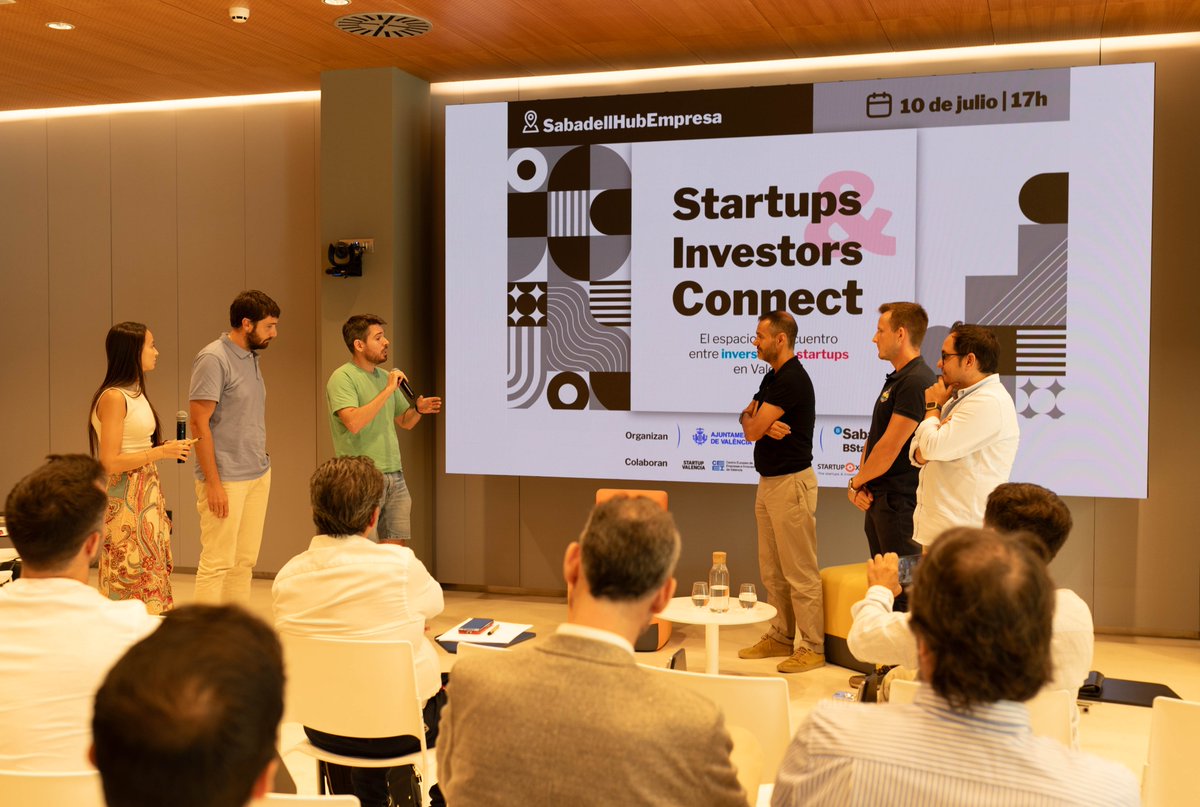 vlciconnect's tweet photo. #SIConnect Y... 🏆 @WorldChallengeG es la ganadora de la Pitch Competition 🚀 ¡Enhorabuena! 
También a #EditorialAula @itbook_es y @Lodgerin_

¡Hasta la próxima #SIConnect! El evento de @VLCInnovation y @BStartup con apoyo de
@Startup_VLC @ceeivalencia @Startupxplore @CatedraCe https://t.co/YEM7LtWPEm