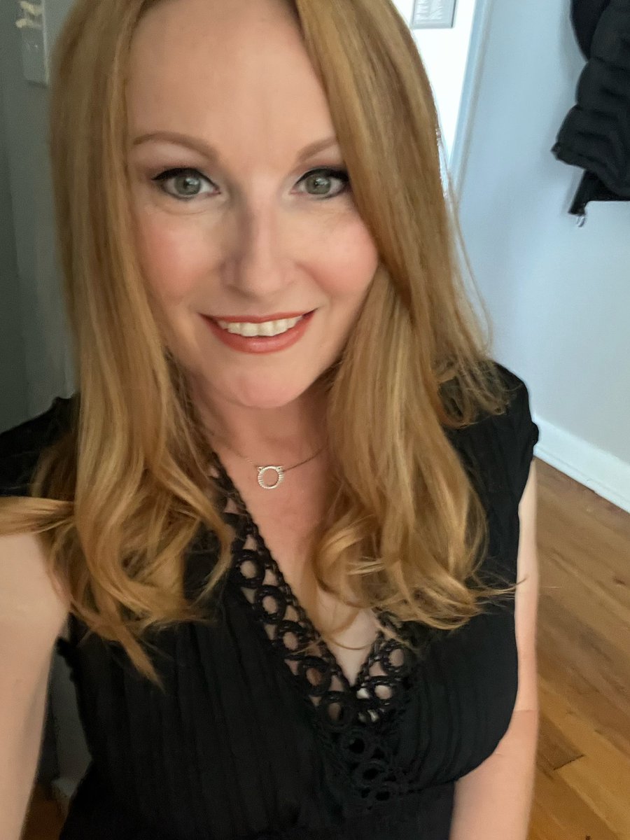 Look_its_Rhonda's tweet photo. First, nails π
then drinks π· and dinner. #SummersOff https://t.co/2XTBj9mVAs