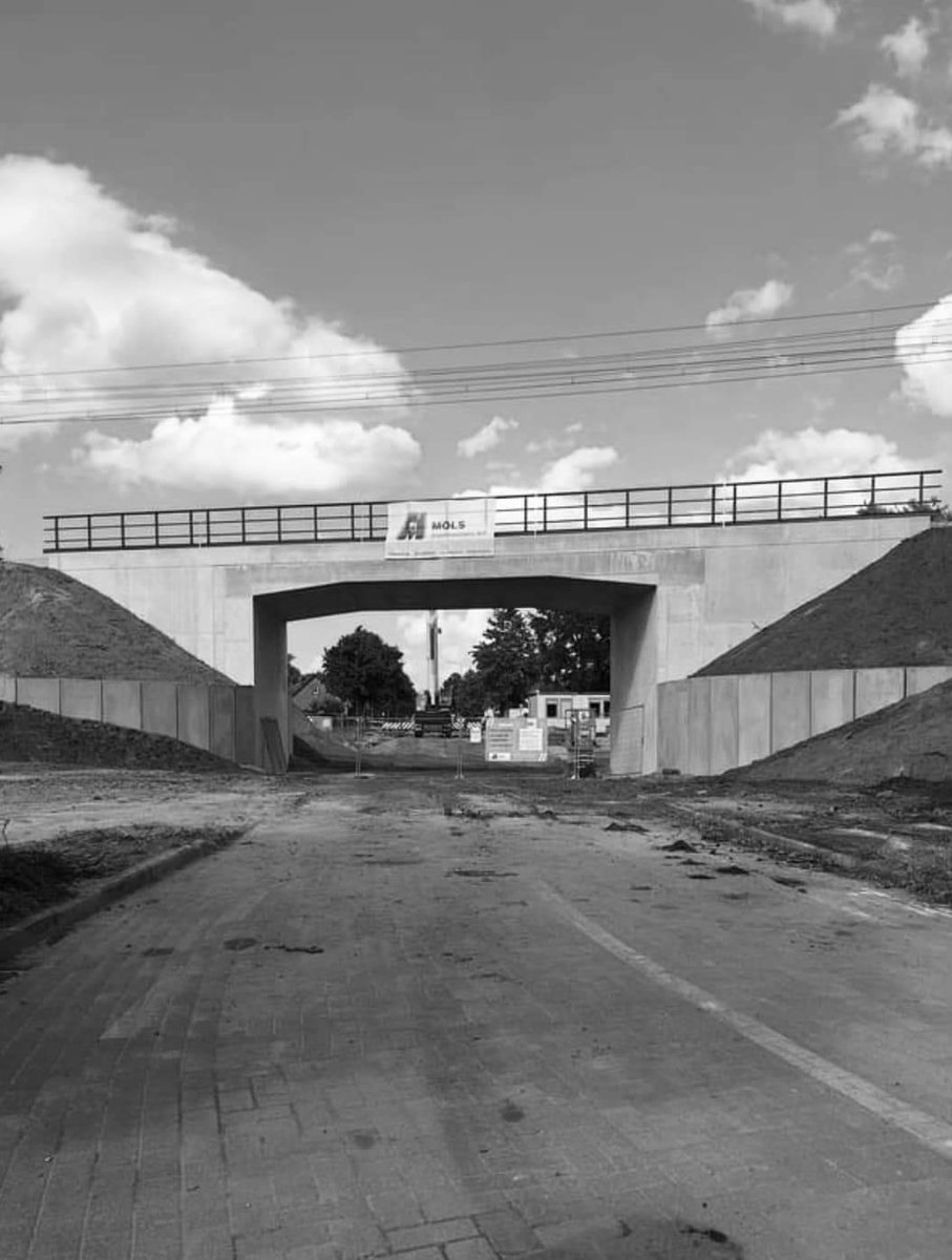 GeertReyskens's tweet photo. Wij bouwen een nieuwe brug in Termien! Jarenlange inzet krijgt vorm. #nvagenk #denva 🦁 https://t.co/EITwVtTaZH