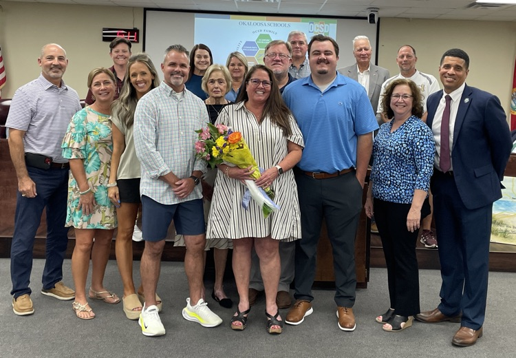 Welcome to STEMM's new principal, Mrs. Nihill Taylor! She is looking forward to the new school year and meeting the faculty, staff, families, and students.