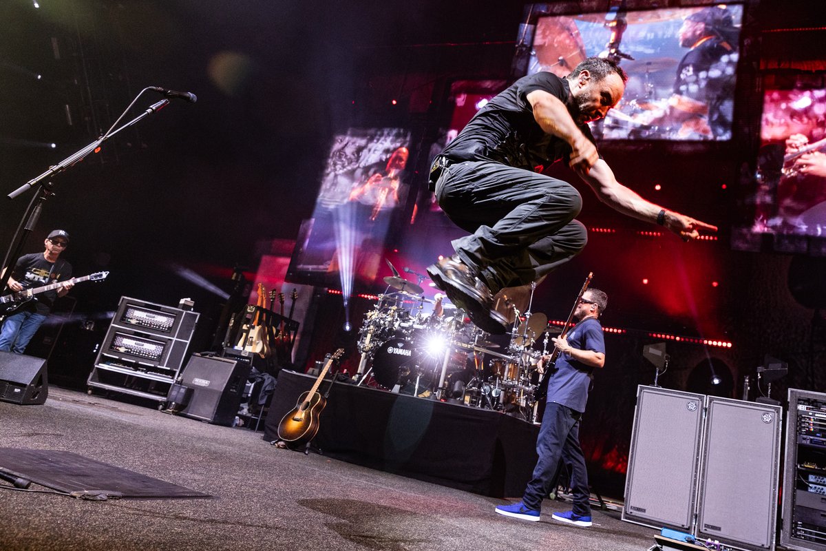 davematthewsbnd's tweet image. This is how it looked yesterday at the sold out Northwell Health at Jones Beach Theater in Wantagh, NY. Tonight #DMB2024 hits Holmdel, NJ. #SeeYouOnTheRoad

📸 @rodrigodmbrasil