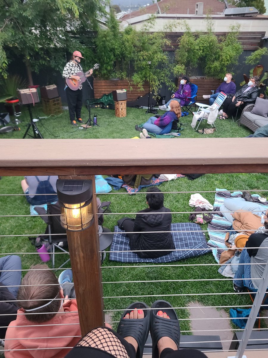 mesteza1's tweet photo. So friggin grateful to have hosted a COVID safer concert in my yard last night🙌. Zoe Boekbinder &amp; other performers tested w/ Pluslife &amp; used a UV light as well❤️. The audience was all masked. It was so amazing to hold space with folks. We are doing it again tonight..yeeee 🤗. https://t.co/yx70xmgAie