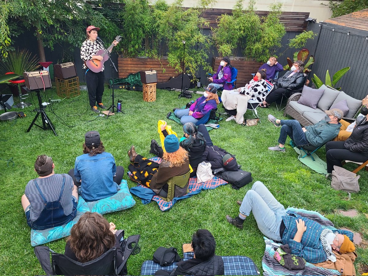 mesteza1's tweet photo. So friggin grateful to have hosted a COVID safer concert in my yard last night🙌. Zoe Boekbinder &amp; other performers tested w/ Pluslife &amp; used a UV light as well❤️. The audience was all masked. It was so amazing to hold space with folks. We are doing it again tonight..yeeee 🤗. https://t.co/yx70xmgAie