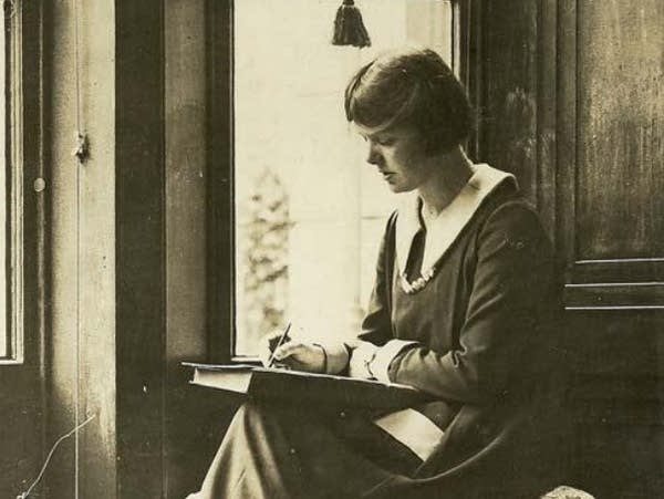 BerkeleyEnsembl's tweet photo. Howell studied piano with Matthay, and he would later champion her piano pieces for children. https://t.co/GutrLFhPAK
