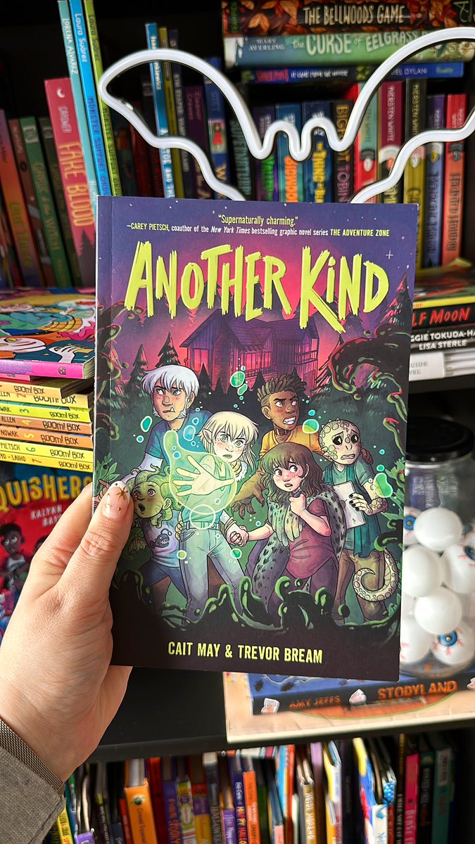 OctoberJonesCo's tweet photo. @rachaelscotson @Biggreenbooks The #MasonMooney series by @seaerramiller is PERFECT!
Also #AnotherKind by @caitmayart & @TrevTellsTales is AWESOME! https://t.co/NFZNNNcel6