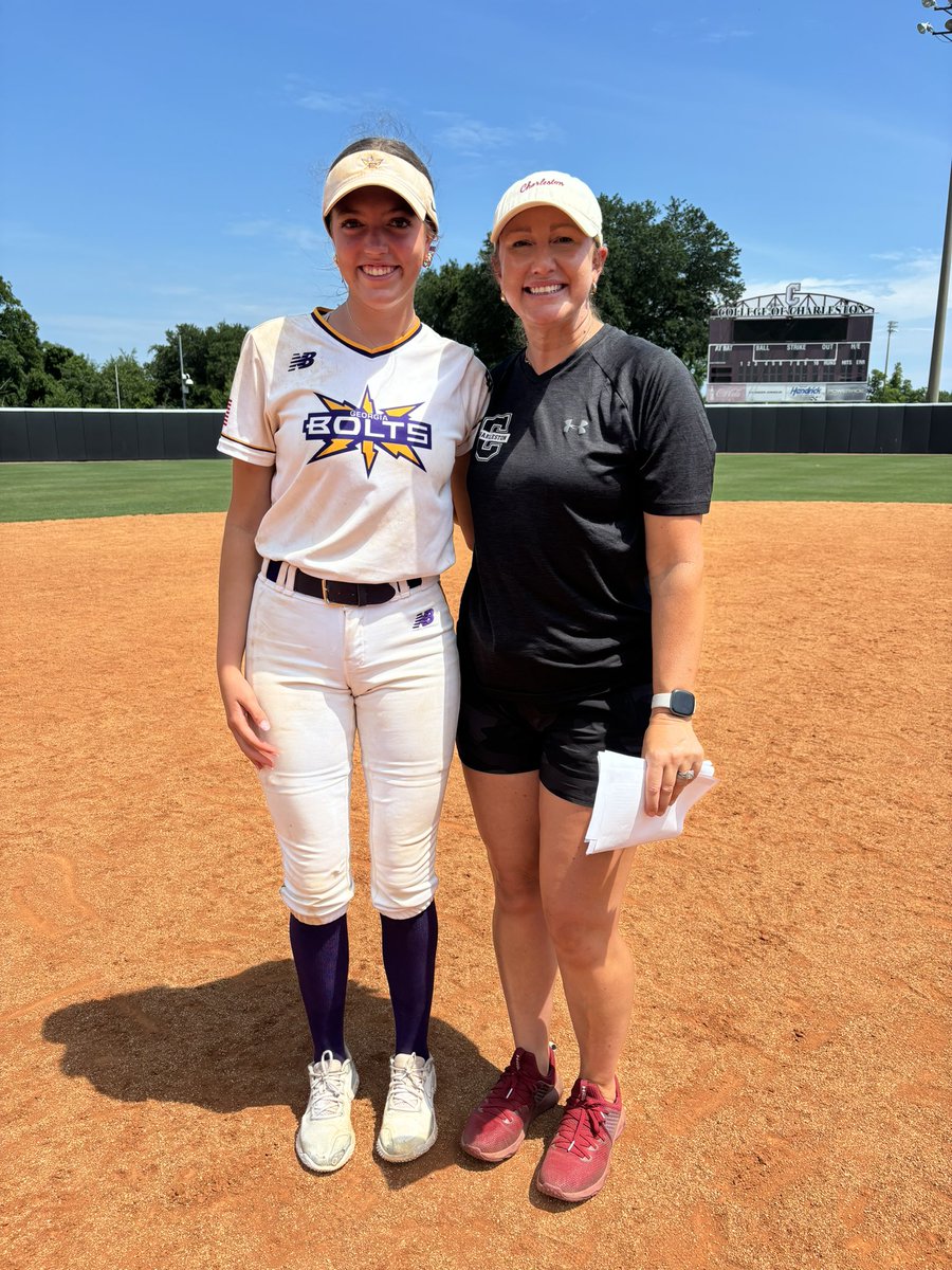 kate_dickinson_'s tweet image. Another great experience with @cofcsoftball! Thank you @CoachLynch20 @MaggieMrowka @LainaVictoria29 for an awesome camp. Can’t wait to be back again soon!
@DHSsoftba11 @CoachChap1