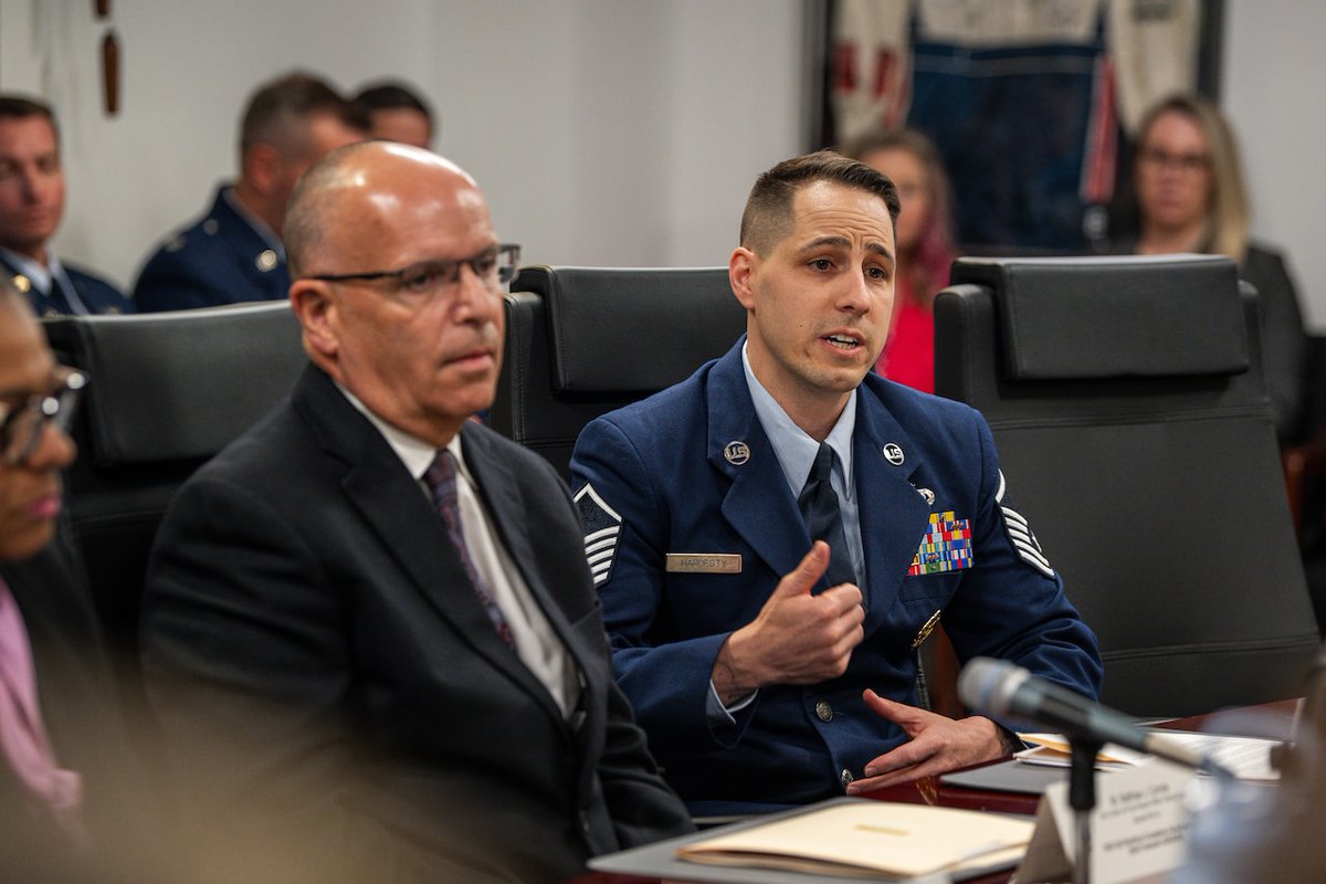 jordioni's tweet photo. 🌟Innovative minds at the DoD are revolutionizing #TalentManagement with #AI and other cutting-edge solutions. Learn more about the #future of defense personnel! 
#innovation #artificialintelligence #technology
https://t.co/NE63vaINHe https://t.co/8BlVKEUBKB