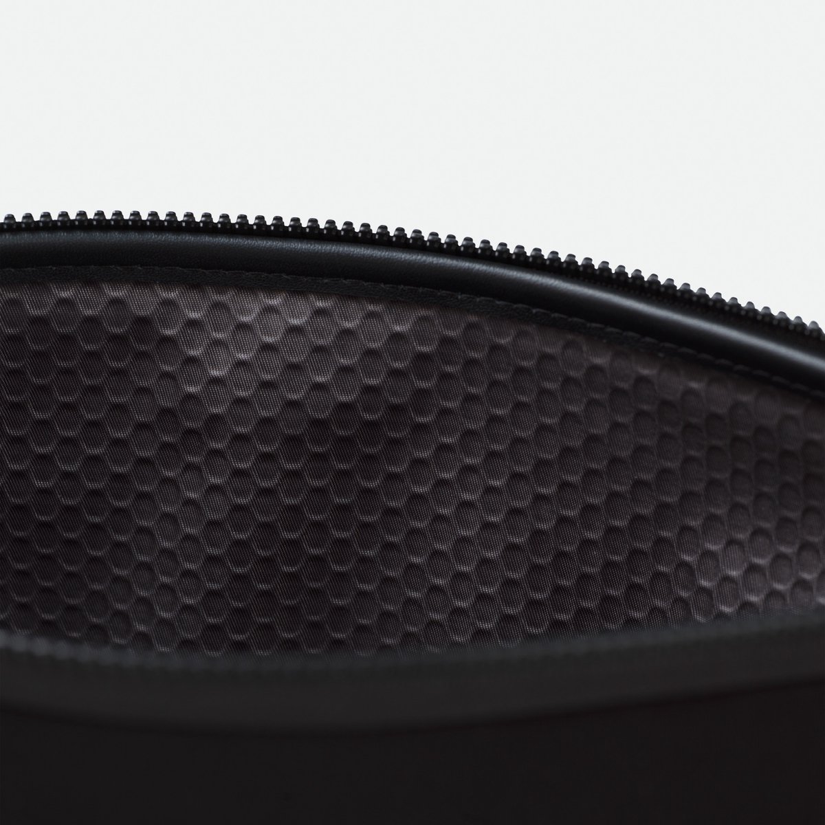 timothylondon_'s tweet photo. Get tough with a laptop sleeve.

To help protect your valuable laptop from being knocked about, we’ve deigned our laptop sleeves with practicality in mind and given them a tough rubber gusset. https://t.co/M2MLdElJCk