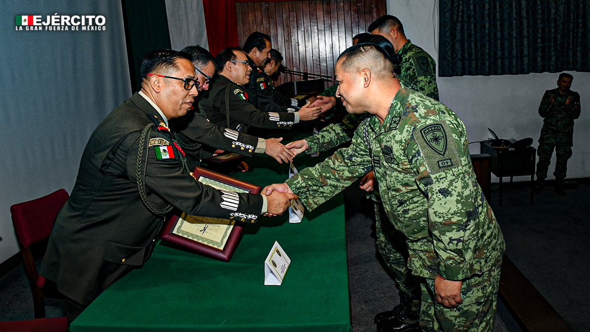 Defensamx1's tweet photo. “Excelencia educativa para servir a la patria”
Conmemoramos el XXIX Aniversario de la creación del Centro de Estudios del Ejército y Fuerza Aérea Mexicanos #CEEFA, donde hombres y mujeres continúan su desarrollo profesional para el desempeño de funciones en las áreas de administración de recursos humanos, inteligencia, logística y administración militar. #Tacubaya, #CDMX
#EjércitoMexicano #FuerzaAéreaMx #UnidosSomosLaGranFuerzaDeMéxico