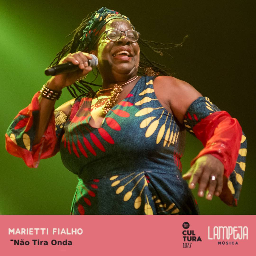 Todas as quartas-feiras, tem #LampejaMúsica na <a href="/FM_Cultura/">FM Cultura - 107.7</a> 107.7. Quem ilustra o programa de hoje é a cantora e compositora gaúcha <a href="/mariettifialho/">Marietti Fialho</a> com sua história da música "Não Tira Onda", produzida por <a href="/DJHum/">Dj Hum</a>. 📻 Ouça também na quinta-feira, às 23h, na <a href="/radiomec/">Rádio MEC</a>.