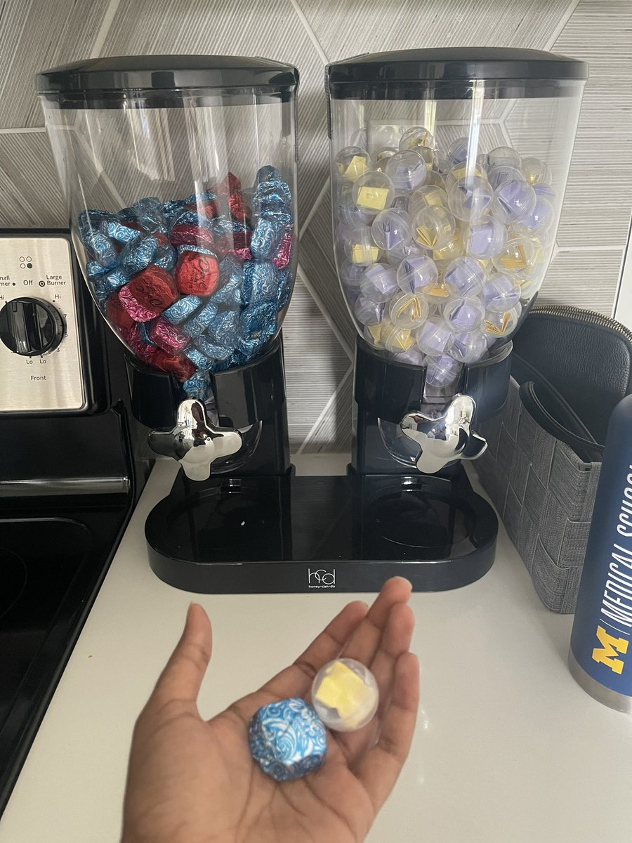 Kavya_Davuluri's tweet photo. My boyfriend’s job is in Oregon. I #Matched in South Carolina. So, he gave me this present. One side has a reason why he loves me (inside a plastic gumball) and the other has chocolate. Every day, before work, I read a note and savor a sweet and miss him a little less. #Residency https://t.co/5uB86h6pEw