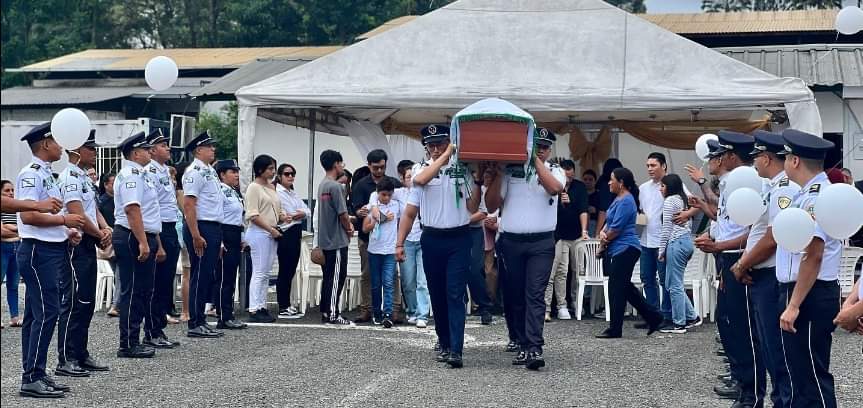 📌 En #Quevedo, un joven de 22 años fue abatido por un militar durante un suceso en circunstancias que aún no se esclarecen.  Ante la conmoción social que ha generado este confuso incidente, nos solidarizamos con las familias y en especial con nuestro amigo Evaristo Acebo que