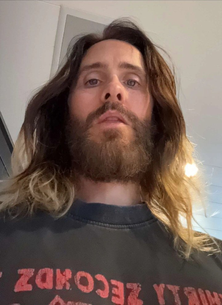 pov ur a banana &amp; Jared Leto's about to eat you