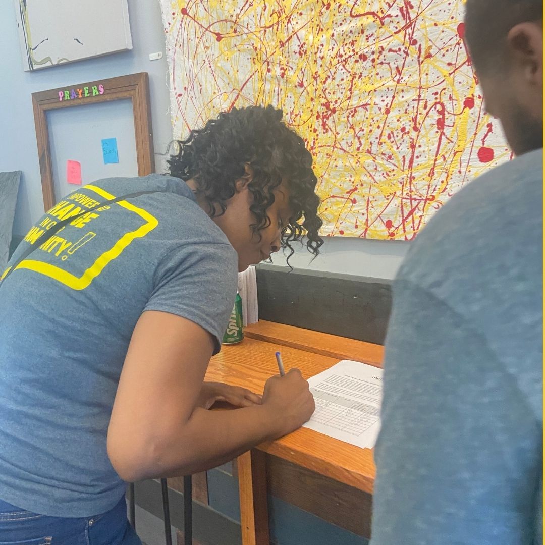 BeaverUnited's tweet photo. Thank you to everyone who came out yesterday to demand safe housing for ALL! We collected over 100 signatures to demand sanitary and clean living conditions for renters in Aliquippa. Read the whole story here: https://t.co/Cd1oXjBwDI https://t.co/3UPpLO1qXM