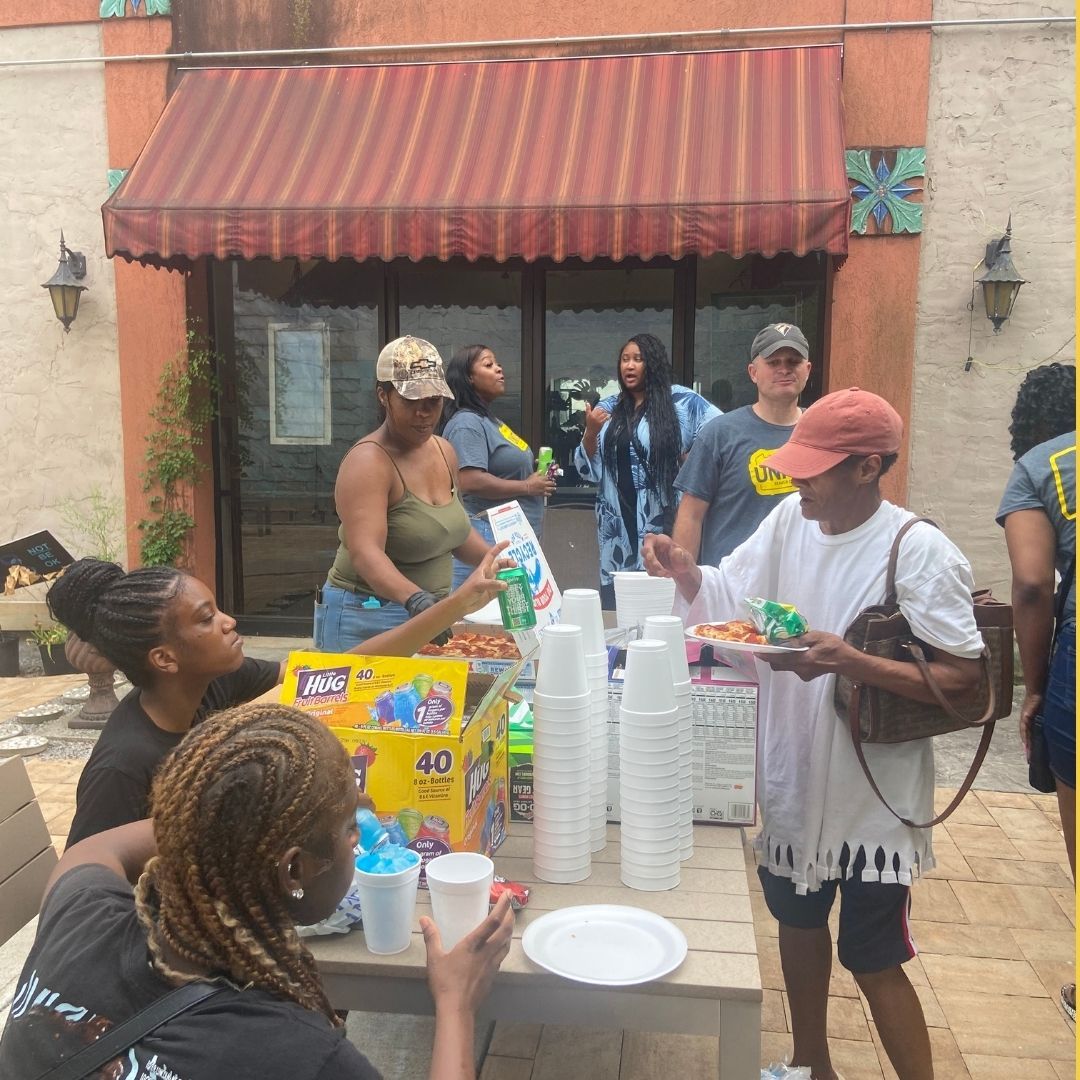BeaverUnited's tweet photo. Thank you to everyone who came out yesterday to demand safe housing for ALL! We collected over 100 signatures to demand sanitary and clean living conditions for renters in Aliquippa. Read the whole story here: https://t.co/Cd1oXjBwDI https://t.co/3UPpLO1qXM