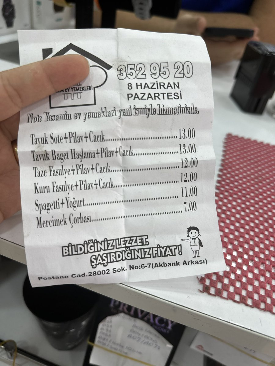 Pugliyaa's tweet photo. Bildiğiniz lezzet ŞAŞIRDIĞIMIZ FİYATLAR  GERÇEKTEN #CopaAmerica2024 #DreamGL #SamsungUnpacked #yks2024 #enflasyon #türkey https://t.co/9M3LMqsj5k