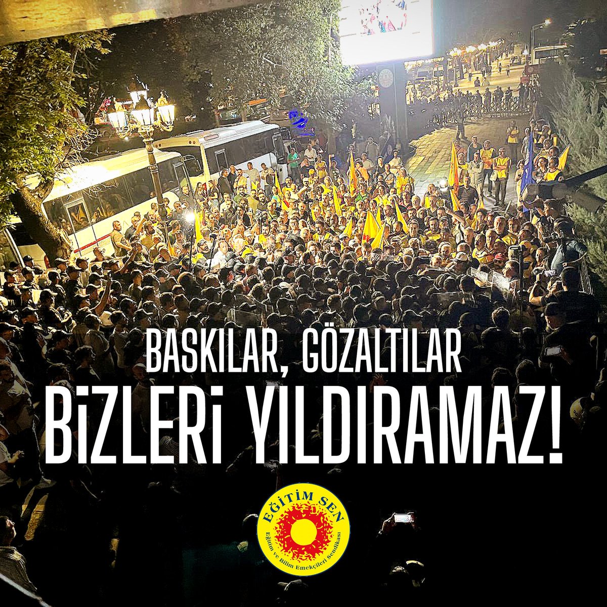 AfyonEgitimSen's tweet photo. Baskılar, gözaltılar bizleri yıldıramaz!

#öğretmeneşiddetömkyireddet https://t.co/63OZcCrrHQ