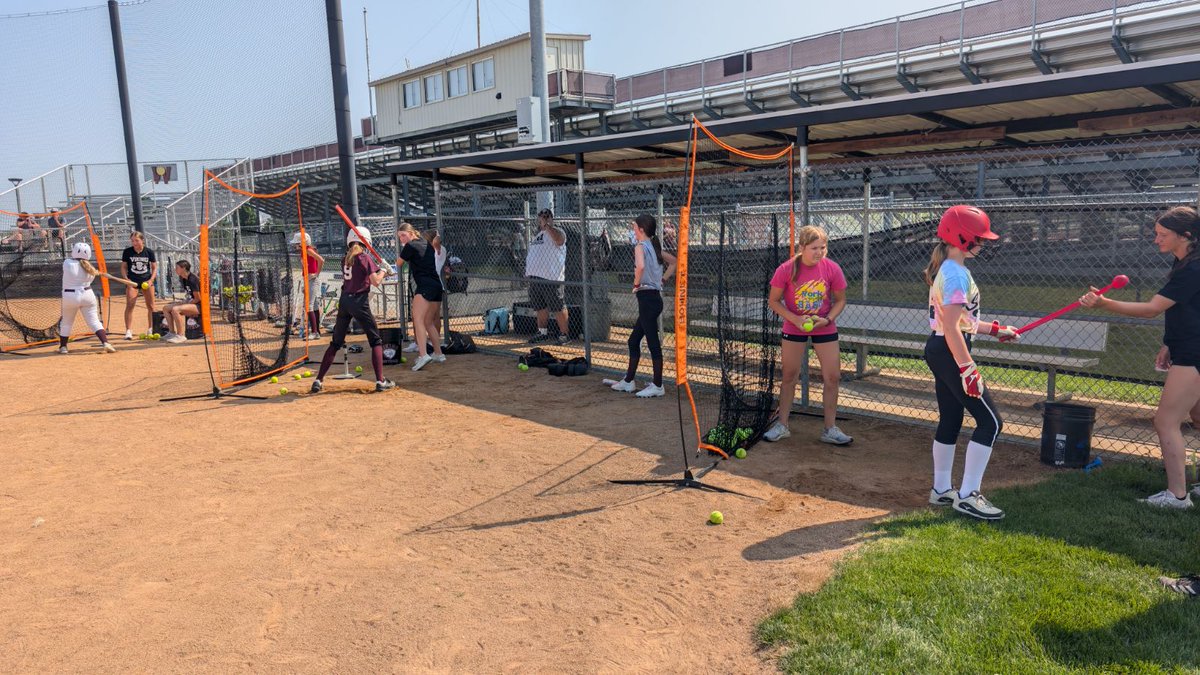 This past week, the Vikings softball team was able to give back to the game by putting on their annual youth middle school Camp.   

Sending out a huge thank you to all players, parents, and coaches who could attend and put together this amazing camp.