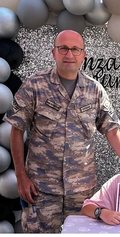 alitilkici38's tweet photo. Bir günde 3 canına kıyma vakası gerçekleşti
Hava kuvvetlerinde görev yapan
#UzmanÇavuş Murat Çatalbaş
Kara kuvvetlerinde görev yapan
#UzmanÇavuş Mahmut Doğan
Jandarma Genel K lığında görev yapan
#UzmanÇavuş Furkan Yıldırım
Ne yazıkki Canlarına kıyarak vefat etmişlerdir.
Allah günahlarını bağışlasın 
Allah rahmet eylesin Mekanları cennet olsun
Acılı Ailelerine Başsağlığı dilerim.