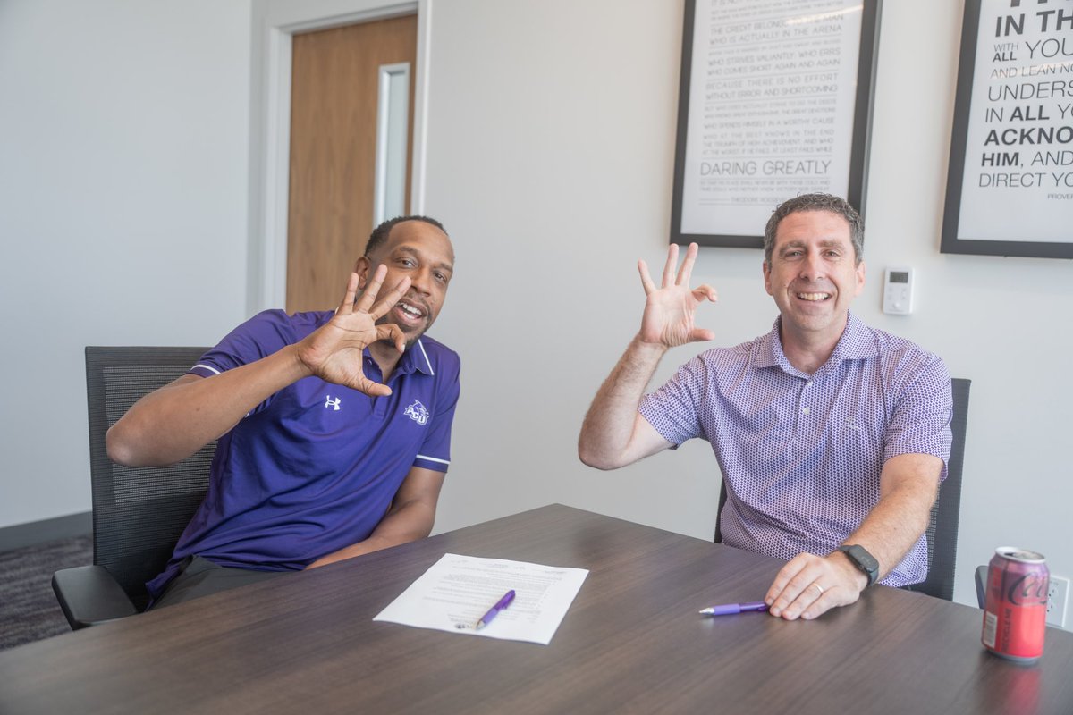 𝐈𝐭’𝐬 𝐎𝐟𝐟𝐢𝐜𝐢𝐚𝐥!!

Welcome to the Wildcat Family!!🤩💜

#GoWildcats