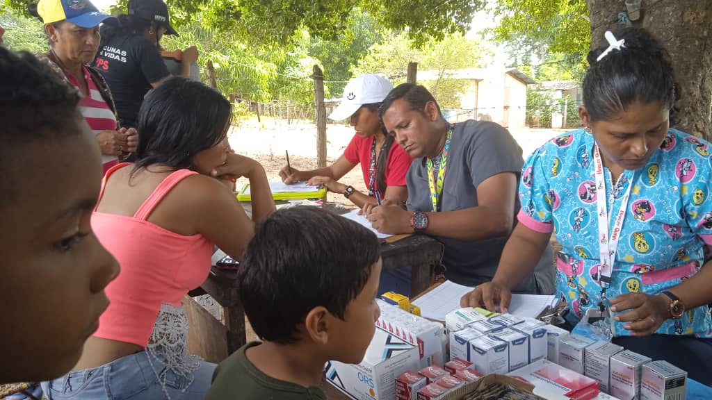 Ofic_Inamujer's tweet photo. #Guárico || Comunidad Las Camazas, fue atendida en  Jornada medica integral y nutrición, escaneo del Movimiento Somos Venezuela y Plan Z, entre otros servicios del Buen Gobierno, afectados por las fuertes lluvias producto del huracán Beryl.

#PoesiaMundialEnVenezuela https://t.co/tNowQDJ7SS