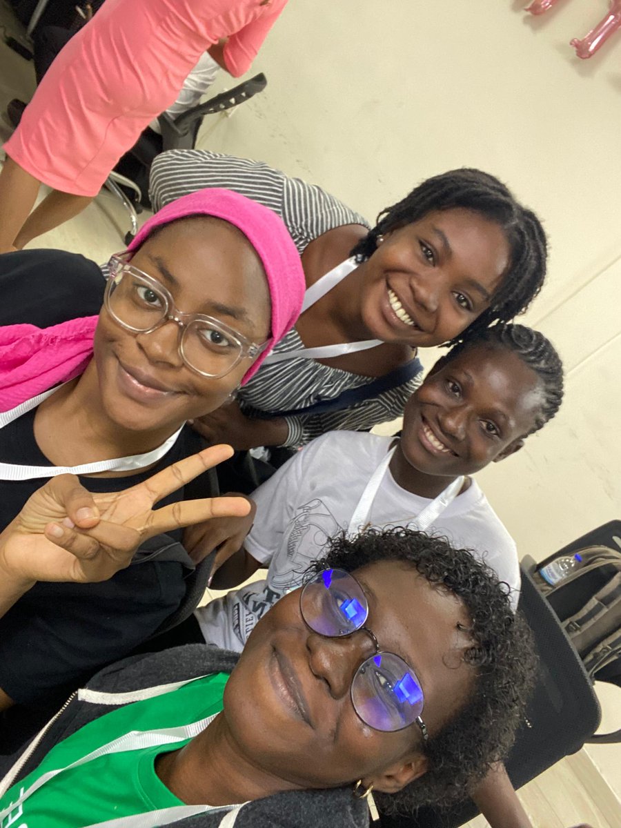sophiairoegbu_'s tweet image. Day 1 of #PyConNG! 🔥

Was so busy trying to not confuse myself and these girls I taught 🤣

#PyConNG2024